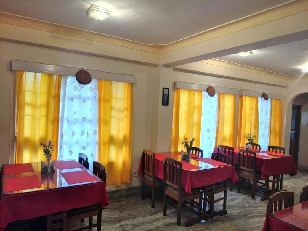 Ifseen Villa Pelling Extérieur photo