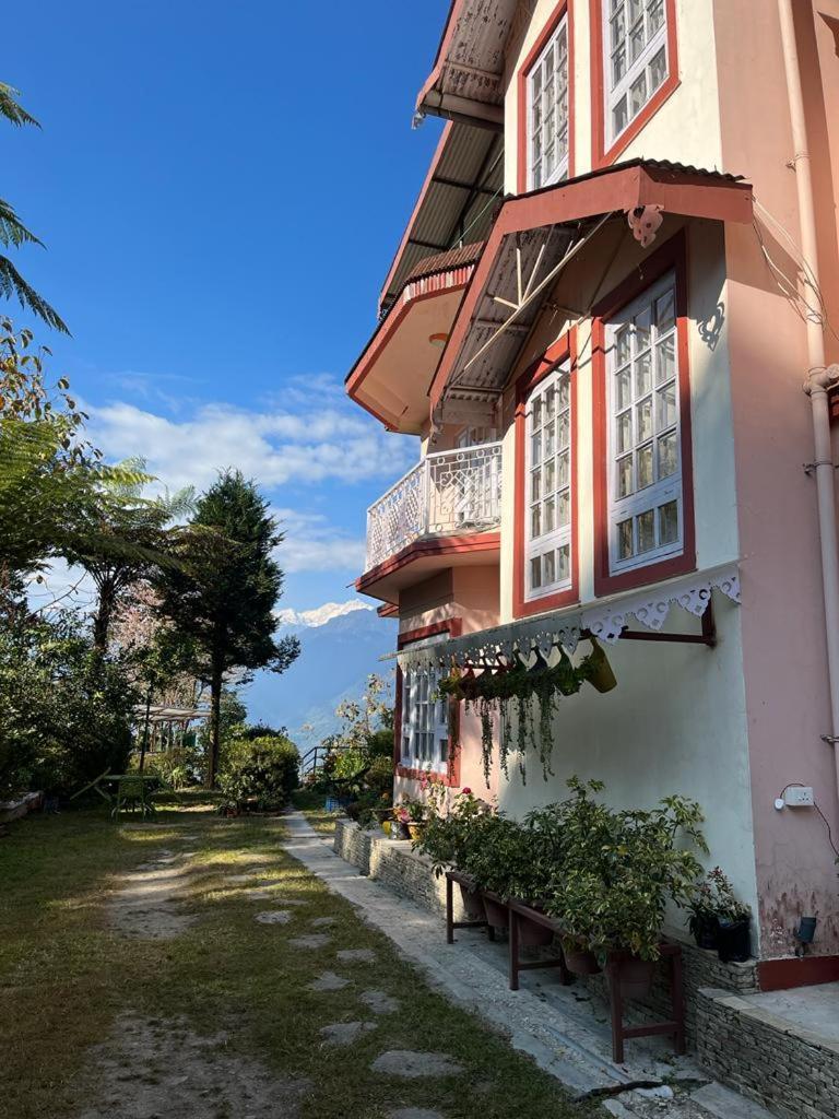 Ifseen Villa Pelling Extérieur photo